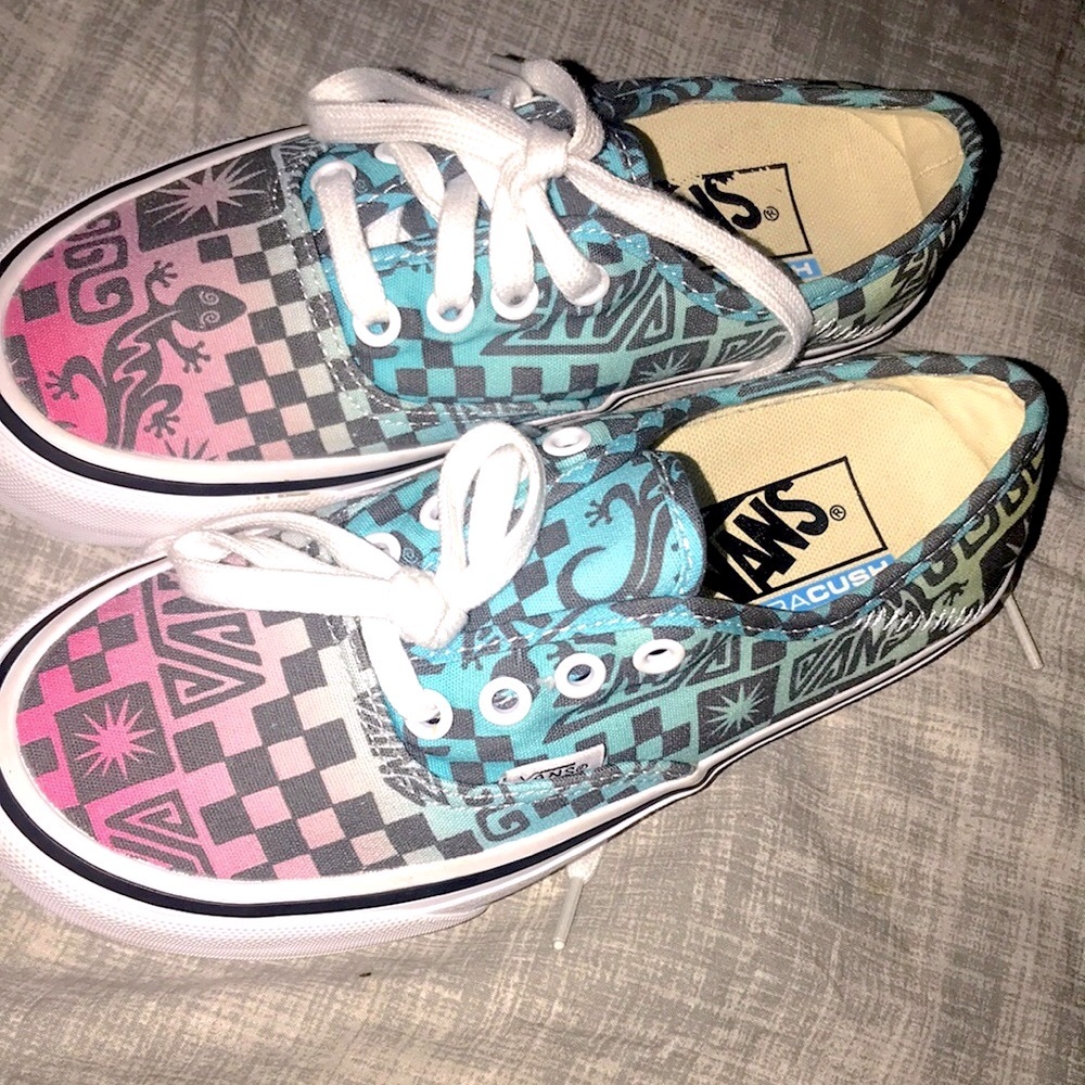 VANS off the wall size NWOT